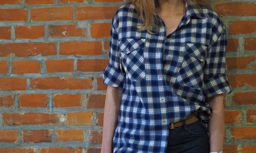 5 pomysłów na stylizację z koszulą flanelową oversize w roli głównej!